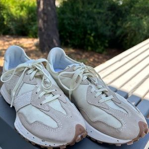 New Balance 327 - Women’s Size 7.5 - TURTLEDOVE/ANGORA